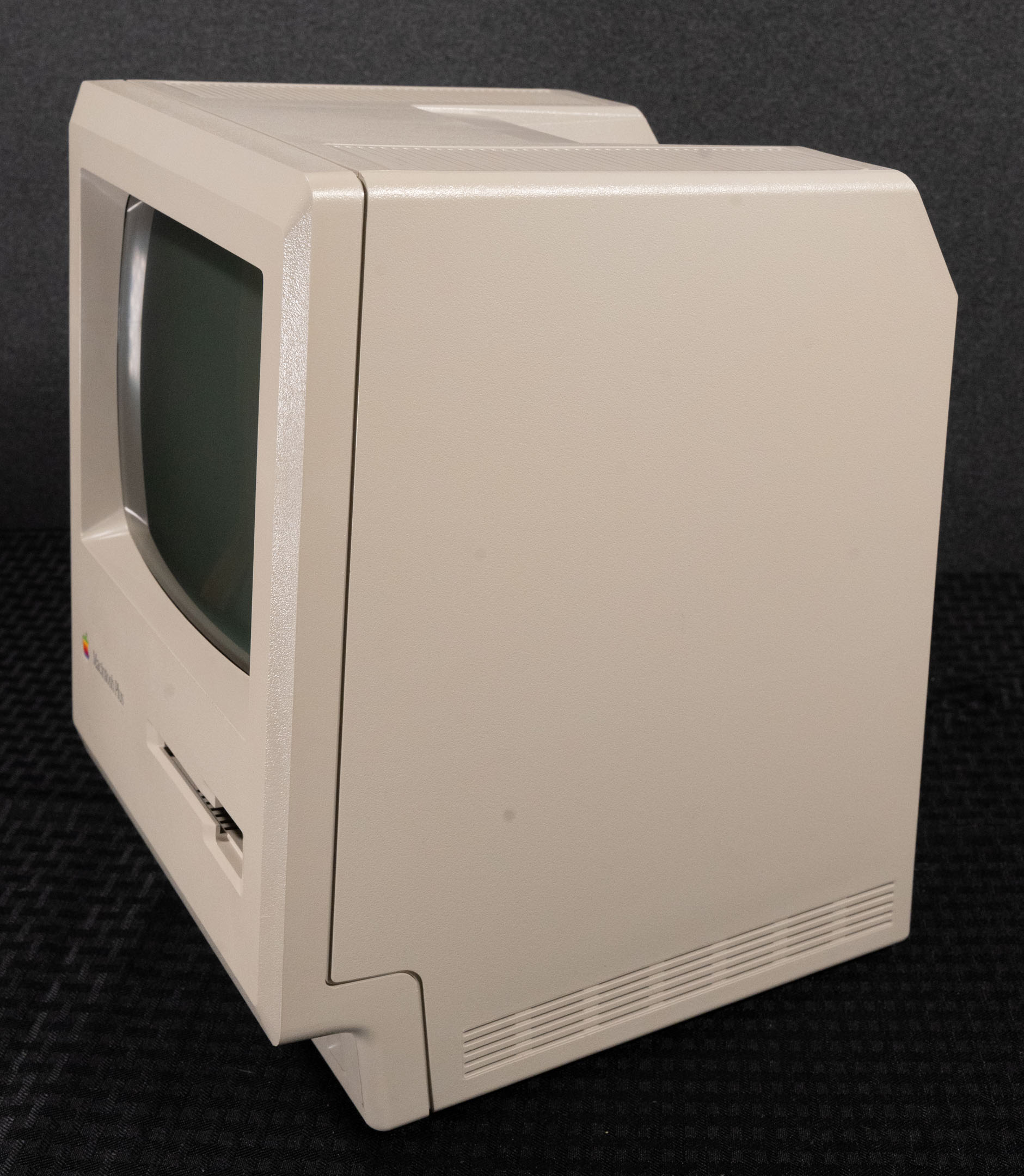 Mac_Plus_2_1955.jpg
